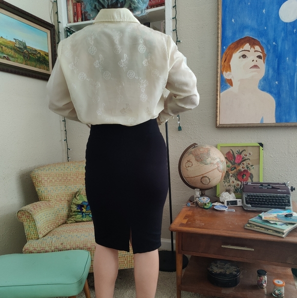 Vintage 100% Polyester Cream Jacquard Print Button-up Blouse | K-Mart - Picture 8 of 13